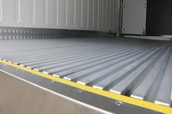 Ranuras de ventilación en forma de U para suelos de camiones frigoríficos - Image 2
